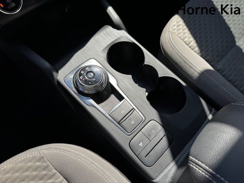 Used 2020 Ford Escape SE image 23