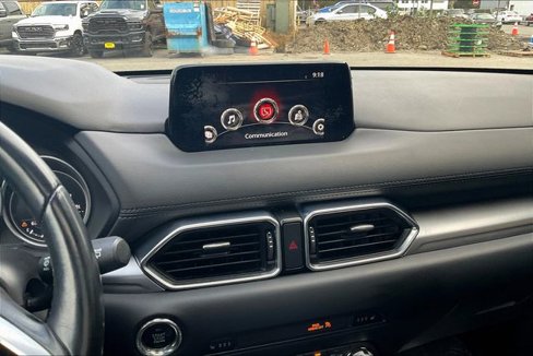 Used 2018 MAZDA CX-5 Touring w/ Preferred Equipment Package image 5