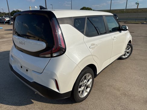 Used 2023 Kia Soul LX w/ Option Group 015 image 11