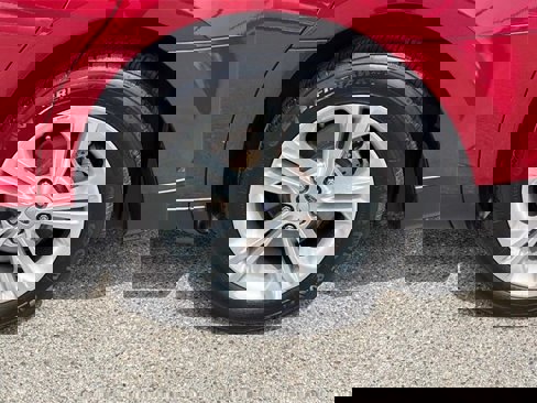 Certified 2019 Ford Taurus SEL w/ Equipment Group 201A image 8