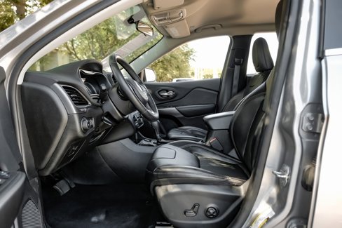 Used 2019 Jeep Cherokee Latitude Plus image 41