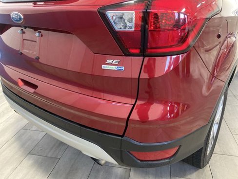 Used 2019 Ford Escape SE image 29