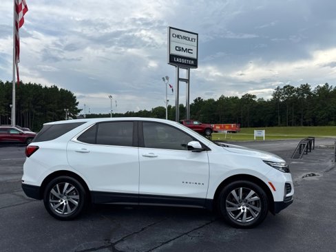 Used 2023 Chevrolet Equinox LT image 2