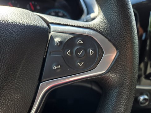 Used 2021 Chevrolet Traverse LS image 25
