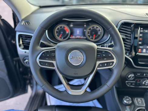 Used 2022 Jeep Cherokee Limited image 16