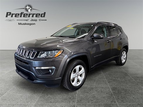 Used 2019 Jeep Compass Latitude w/ Cold Weather Group image 2