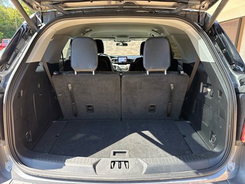 Used 2022 Ford Explorer XLT w/ Equipment Group 202A image 22