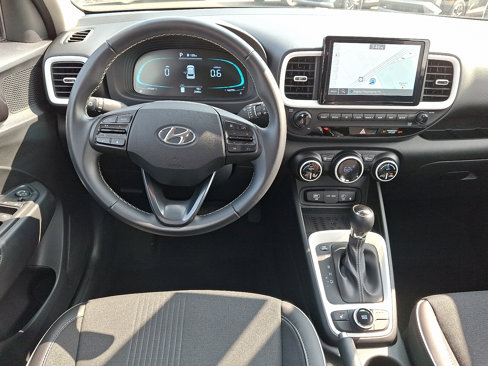 Certified 2024 Hyundai Venue Limited image 11