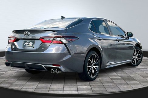 Used 2024 Toyota Camry SE image 6
