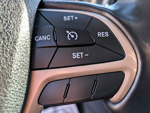 Used 2015 Jeep Cherokee Latitude w/ Comfort/Convenience Group image 24