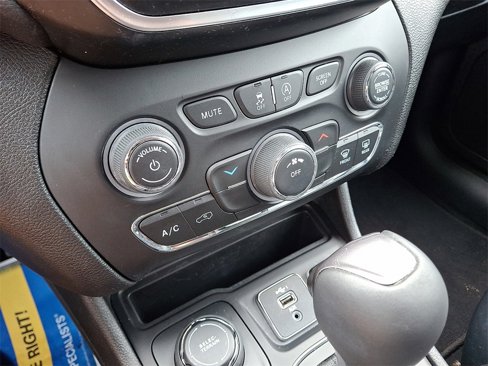 Used 2021 Jeep Cherokee Latitude Lux image 15