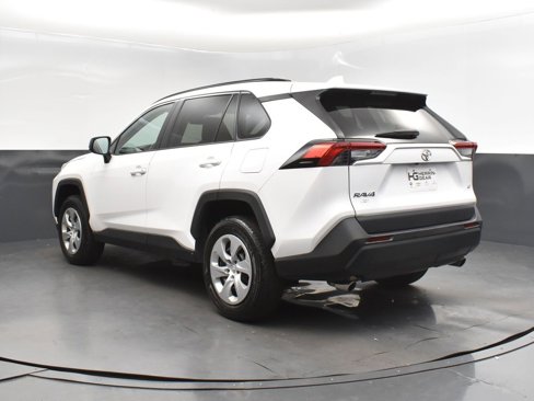 Used 2020 Toyota RAV4 LE image 5