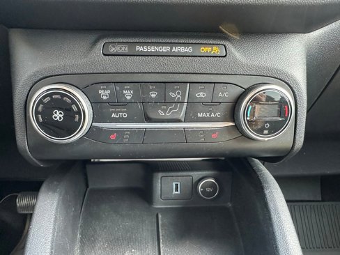 Used 2020 Ford Escape SE image 20