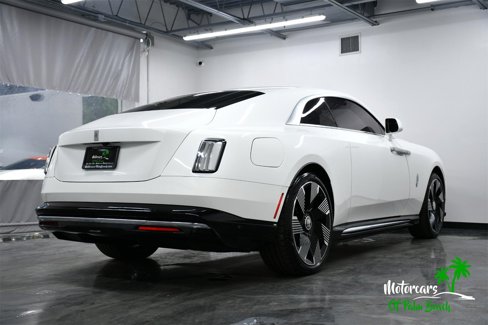 Used 2024 Rolls-Royce Spectre w/ Spectre Launch Package image 12