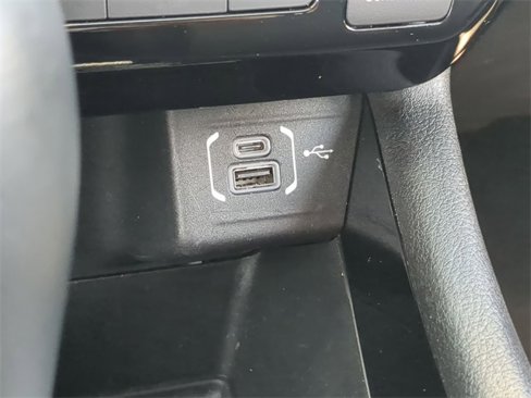 Used 2022 Jeep Compass Limited image 28