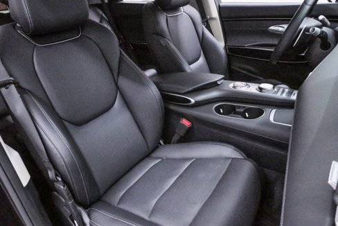 Certified 2025 Genesis GV70 2.5T image 14