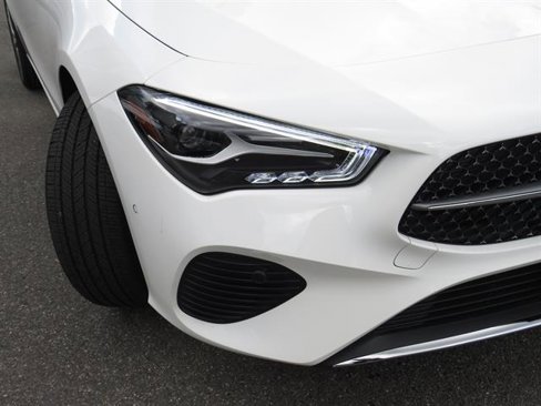 Used 2025 Mercedes-Benz CLA 250 4MATIC image 25
