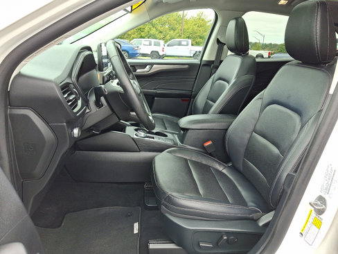Certified 2022 Ford Escape Titanium image 14