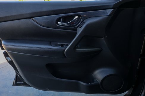 Used 2019 Nissan Rogue SV image 23