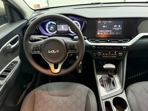 Used 2022 Kia Niro LX image 30