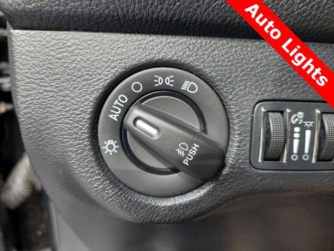 Used 2015 Dodge Challenger R/T Scat Pack w/ Scat Pack Appearance Package image 21