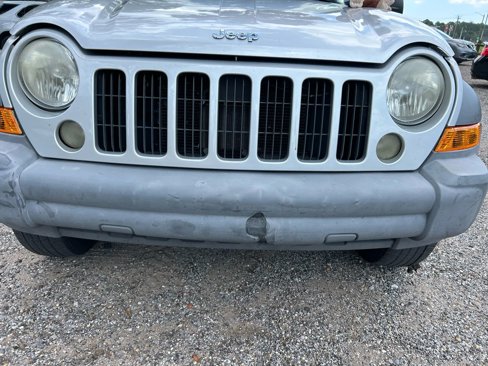 Used 2005 Jeep Liberty Sport image 3