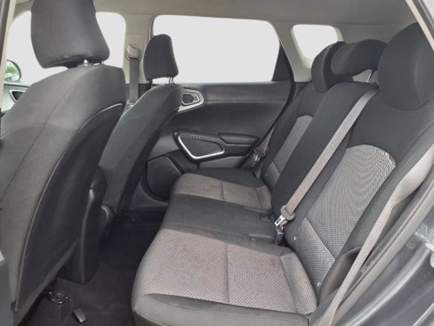 Used 2022 Kia Soul LX w/ Technology Package image 11