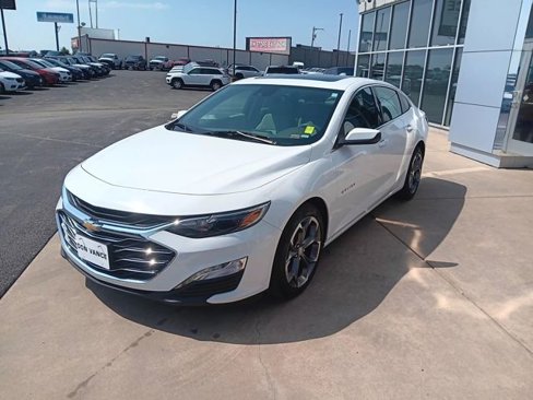 Used 2023 Chevrolet Malibu LT image 2