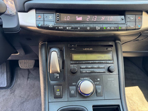 Used 2015 Lexus CT 200h image 19