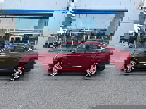 Used 2018 Chevrolet Impala Premier w/ Premier Confidence Package image 7