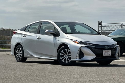 Certified 2021 Toyota Prius Prime LE image 2
