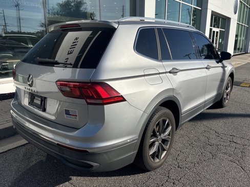 Used 2022 Volkswagen Tiguan SE w/ Panoramic Sunroof Package image 7
