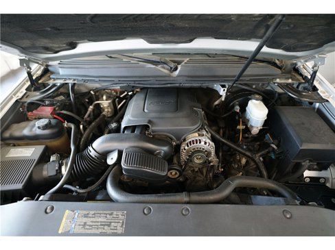 Used 2010 Cadillac Escalade AWD image 10