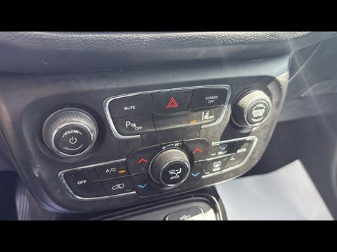 Used 2021 Jeep Compass Limited image 20