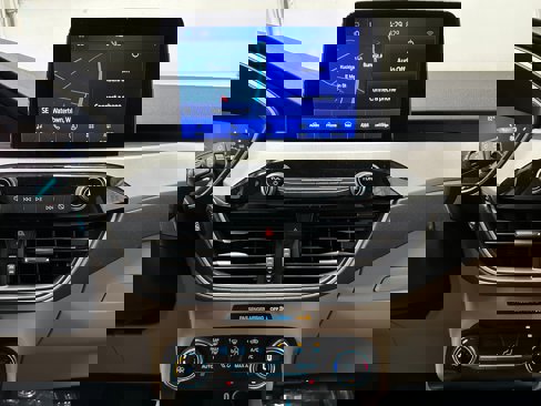 Used 2020 Ford Escape SE image 18