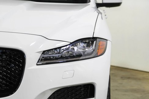 Used 2017 Jaguar F-PACE Prestige image 38