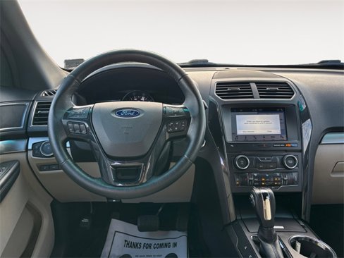Used 2018 Ford Explorer XLT w/ Equipment Group 202A image 12