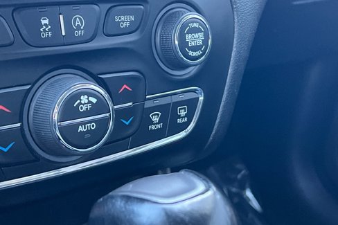 Used 2022 Jeep Cherokee Latitude Lux image 31