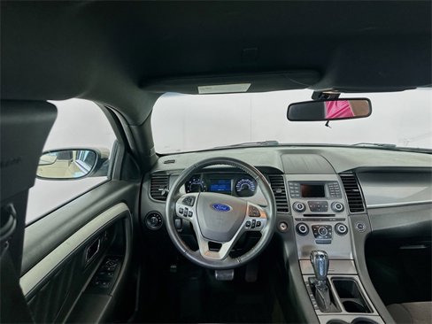 Used 2018 Ford Taurus SEL image 20