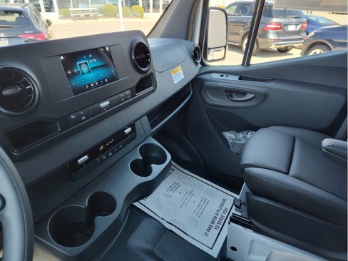 New 2024 Mercedes-Benz Sprinter 2500 image 31