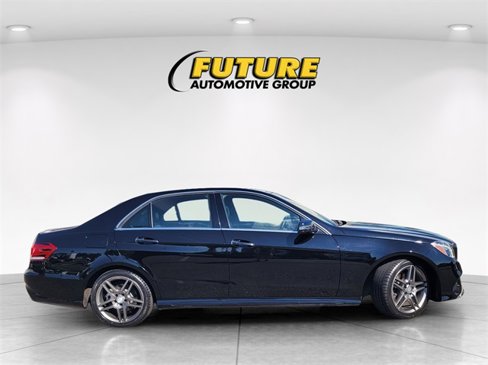 Used 2015 Mercedes-Benz E 400 Sedan w/ Lighting Package image 3