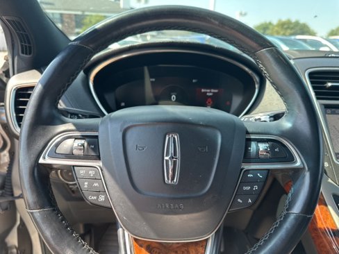 Used 2020 Lincoln Nautilus Reserve image 7