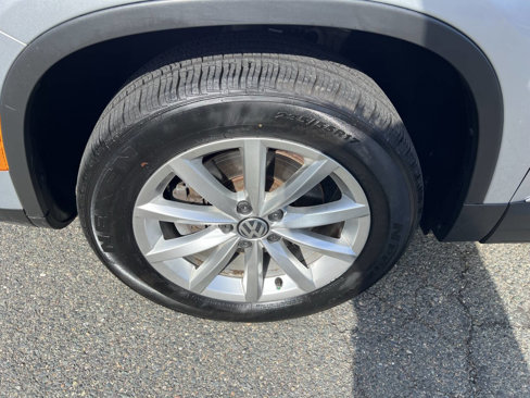 Used 2017 Volkswagen Tiguan Wolfsburg Edition image 40
