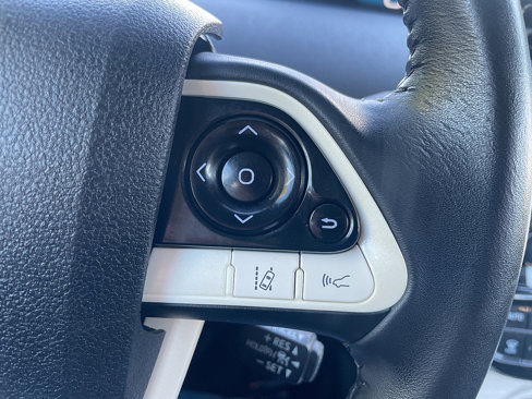 Used 2016 Toyota Prius Three image 41