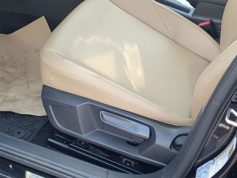 Used 2019 Volkswagen Jetta SE w/ Cold Weather Package image 13