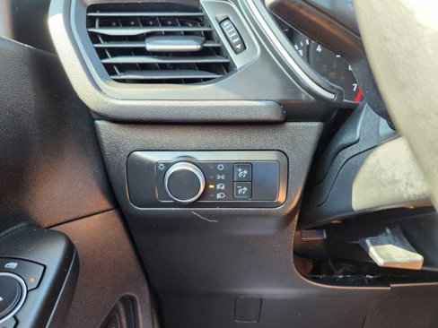 Used 2020 Ford Escape SE image 21
