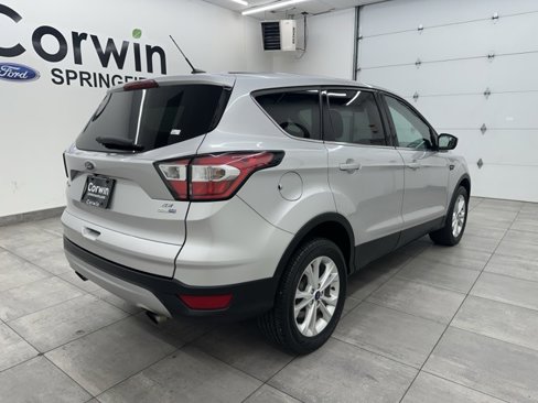 Used 2017 Ford Escape SE image 4