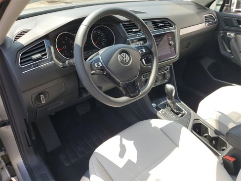 Used 2021 Volkswagen Tiguan SE image 17