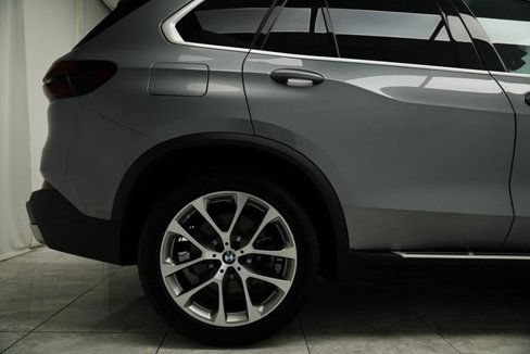 Used 2024 BMW X5 xDrive40i w/ Premium Package image 12