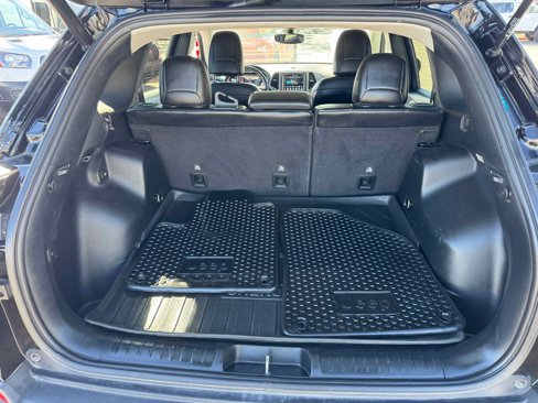 Used 2020 Jeep Cherokee Trailhawk w/ Comfort/Convenience Group image 30
